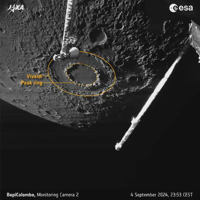 Vivaldi mide 210 kilómetros de ancho y, como BepiColombo lo vio tan cerca de la línea del amanecer, su paisaje está bellamente resaltado por las sombras.