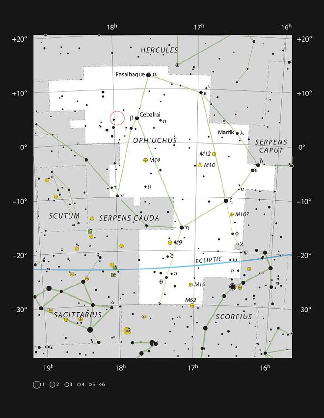 Aquí vemos la constelación de Ofiuco (el Portador de la Serpiente), que se extiende a ambos lados del ecuador celeste. La carta muestra la ubicación de la <em>estrella de Barnard</em> y marca la mayoría de las estrellas visibles a simple vista en una noche clara y oscura. Crédito de la imagen: ESO, IAU y Sky &amp; Telescope