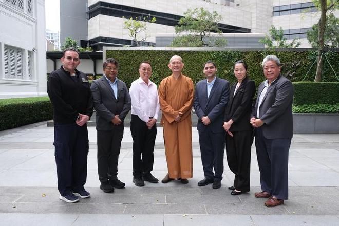 The theme Principal Investigators and patient partners are -left to right- Dr Matthew Cove (NUH); Adjunct Professor John Abisheganaden (TTSH); Mr Steven Neo; Venerable You Guang; Associate Professor Sanjay Haresh Chotirmall (NTU LKCMedicine); Assistant Professor Tiew Pei Yee (SGH); and Associate Professor Chew Fook Tim (NUS). Credit: NTU Singapore