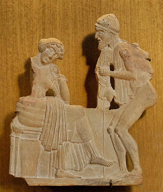 Terracota hallada en Milo 450 a. C., hoy en el Louvre, que muestra a Odiseo disfrazado de mendigo presentándose ante su esposa Penélope. Crédito de la imagen, y del texto: Wikipedia en español