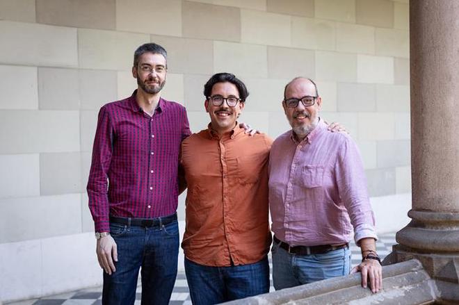 From left to right, Daniel Ortiz, David Saeteros and David Gallardo, at the University of Barcelona. Credit: University of Barcelona