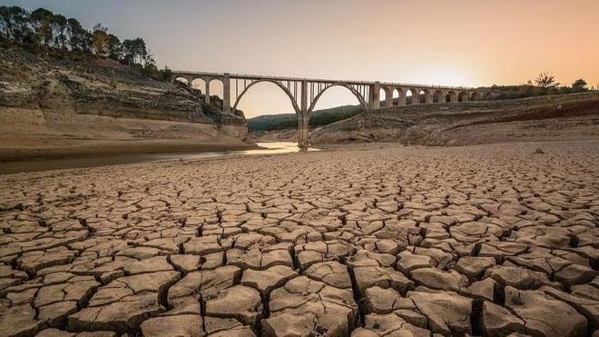 Las sequías regionales y la escasez de agua en España afectó a la agricultura, el turismo y el suministro doméstico. Crédito de la imagen: Convención de Lucha contra la Desertificación