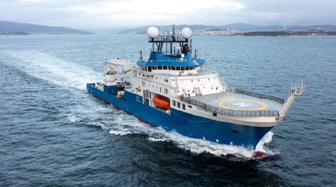 El buque Falkor (too) en navegación. Crédito de la imagen: Schmidt Ocean Institute.