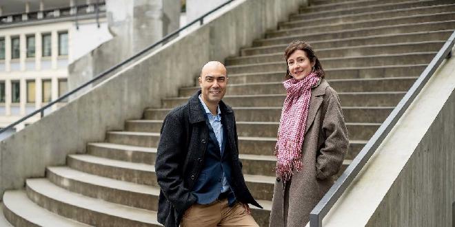 Rafael Polanía y Caroline Lustenberger están estableciendo una red integral para diagnosticar la enfermedad de Alzheimer en una fase temprana y tratar a los pacientes y sus familias. (Crédito de la imagen: Daniel Winkler / ETH Zurich)