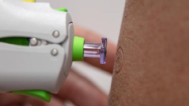La vacuna fue administrada a voluntarios del ensayo de entre 18 y 50 años de edad, en las instalaciones de investigación clínica del NIHR en Cambridge y Southampton. Crédito de la imagen: Universidad de Cambridge