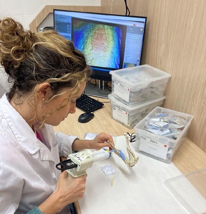 La profesora Laura M. Martínez, de la Facultad de Biología y el Instituto de Arqueología (IAUB) de la Universidad de Barcelona. Crédito de la imagen: Laura M. Martínez - Universidad de Barcelona