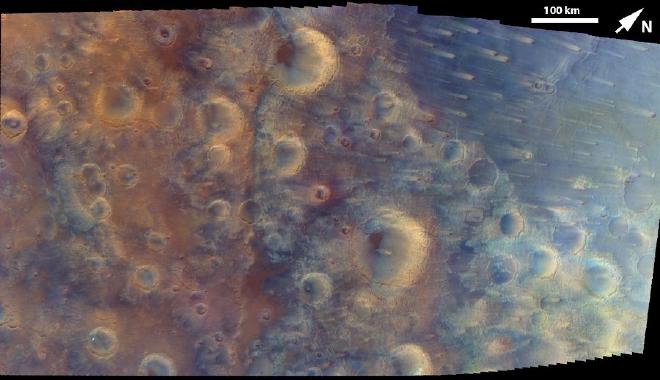 Capturada por el instrumento de imágenes multiespectrales de la misión Psyche de la NASA, vemos un mosaico con colores realzados, creado a partir de cuatro imágenes individuales adquiridas el 15 de mayo de 2026, durante el sobrevuelo de Marte por la sonda espacial .Crédito: NASA/JPL-Caltech/ASU