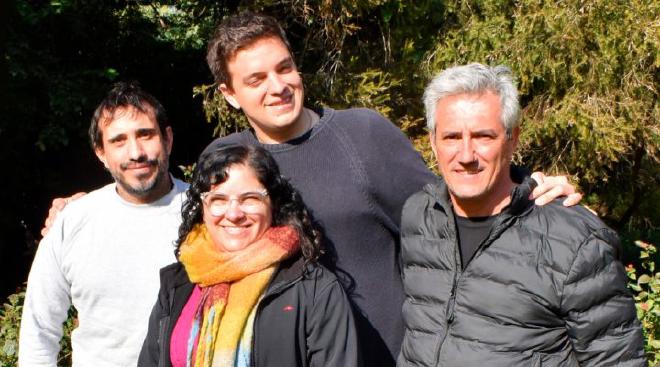 De izquierda a derecha: Gabriel Gomez Ocampo, Carla Barraza, Mariano Mejía y Javier Botto, autores del estudio junto a otros colegas de Argentina, República Checa y Brasil
