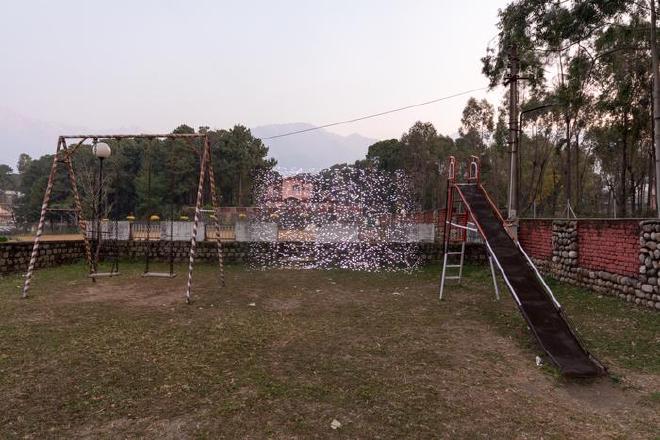 Contaminación en el Parque infantil en el Instituto de Biotecnología del Himalaya, Palampur, India: PM2,5 30 - 40 microgramos por metro cúbico